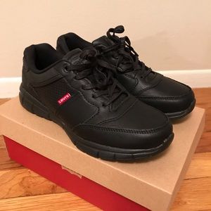 🦕Boys NWT Levi’s Shoes🦖